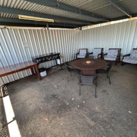 Warren Motor Inn Extérieur photo