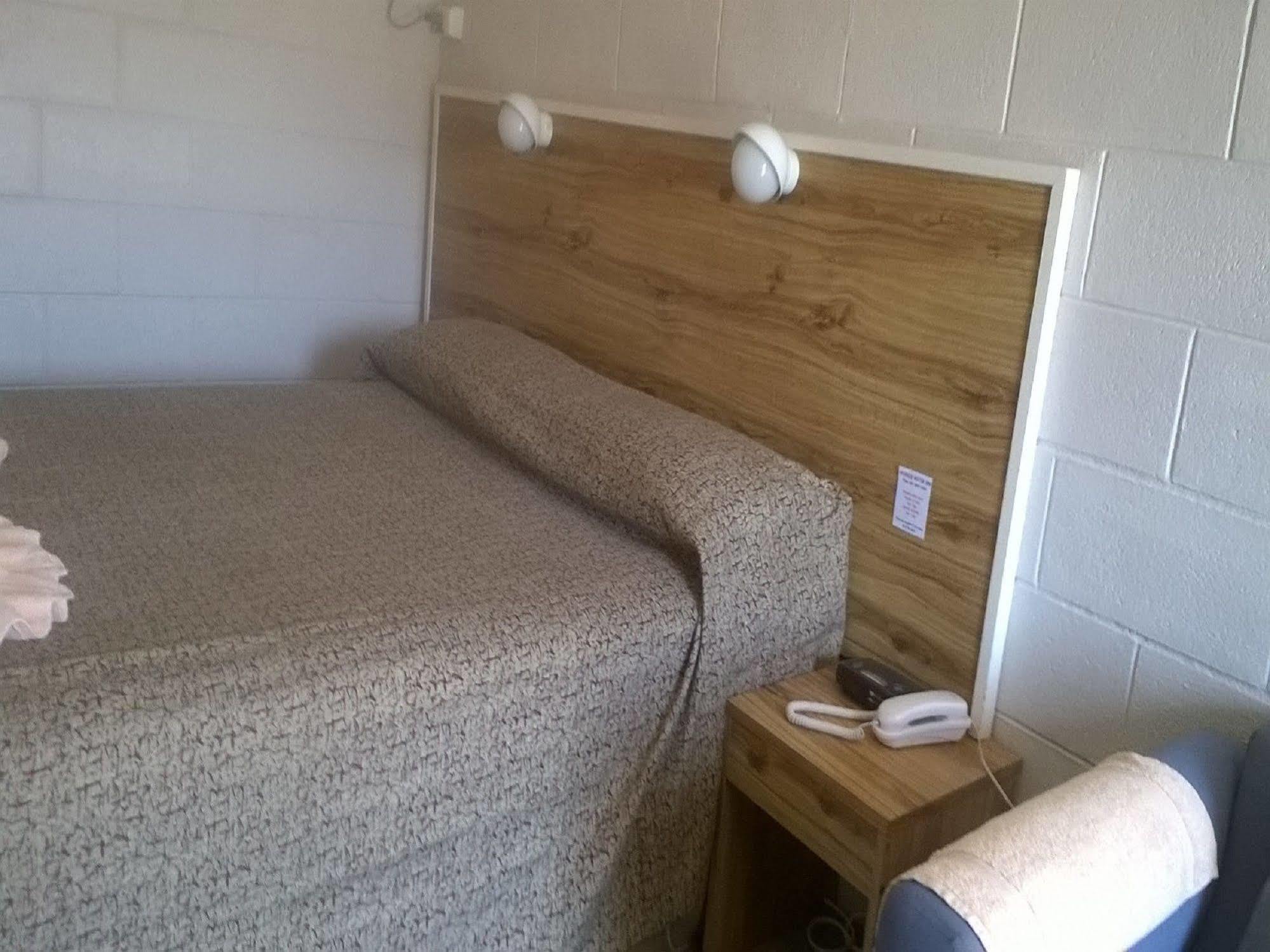 Warren Motor Inn Extérieur photo