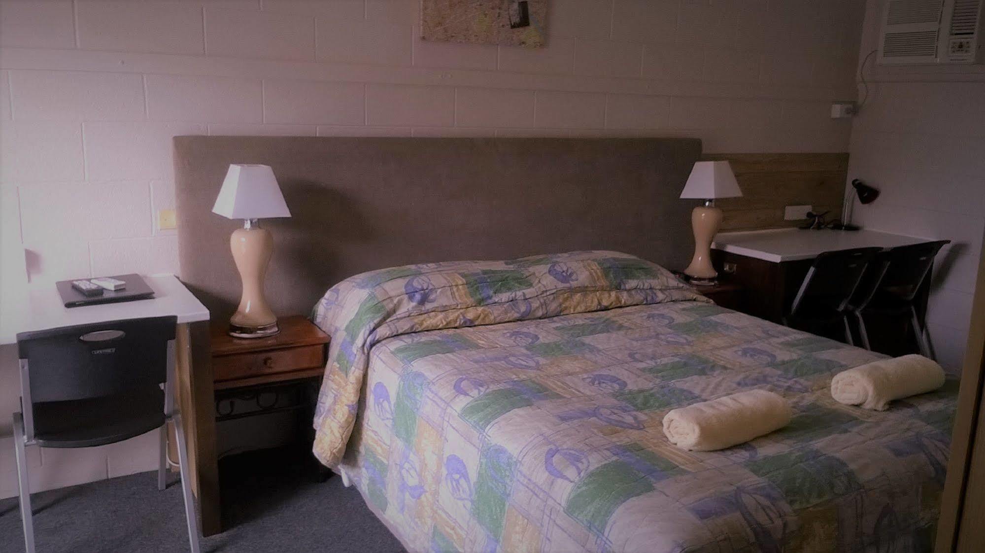 Warren Motor Inn Extérieur photo