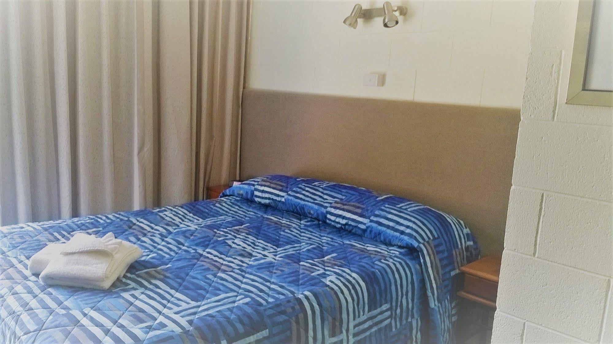 Warren Motor Inn Extérieur photo